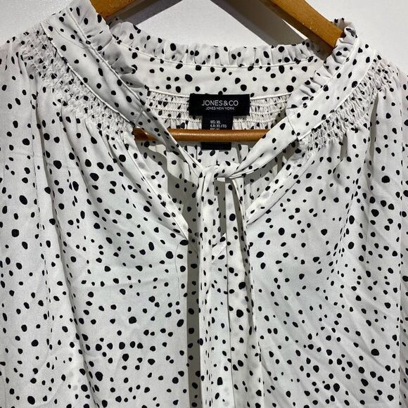 Jones & Co Jones New York Women's White Black Dotted Ruffled Blouse Size XL - Picture 3 of 9